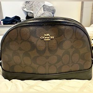 Coach Signature Crossbody Bag (Medium)